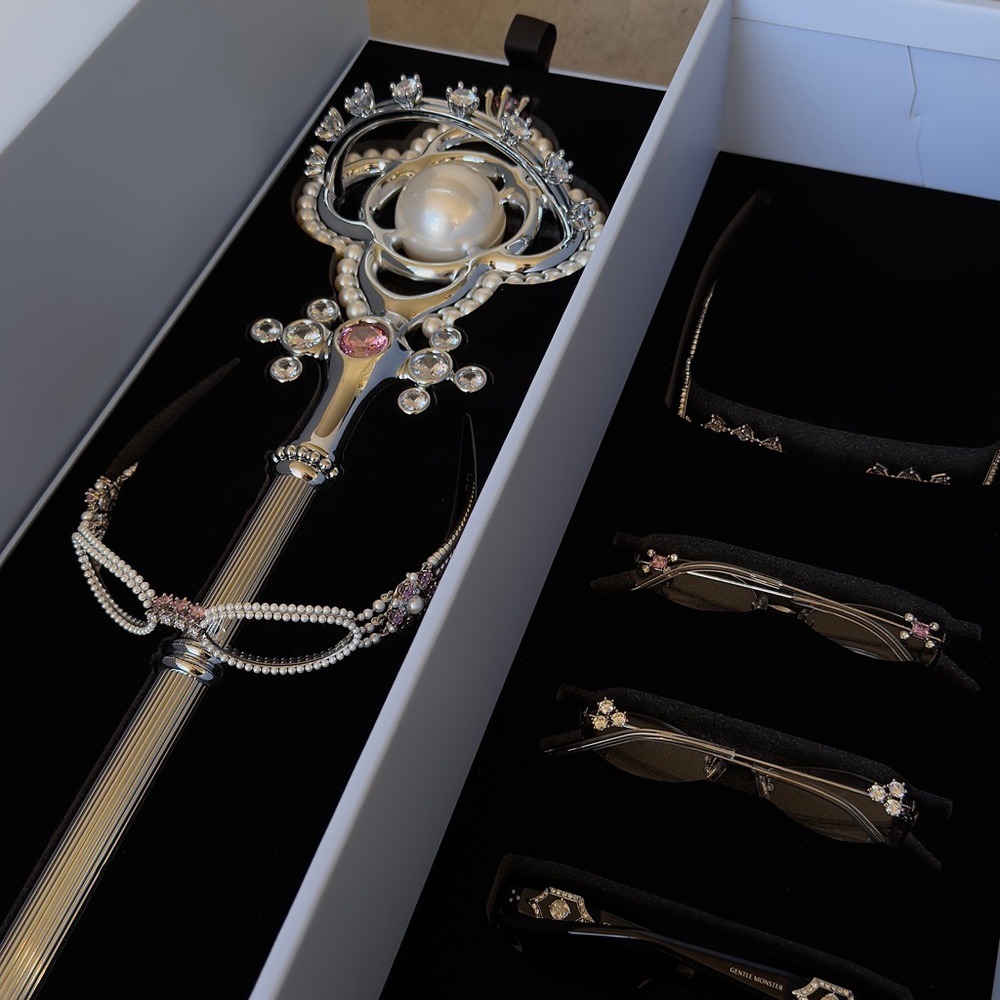 GENTLE MONSTER 2025 JEWELRY COLLECTION - Picture 2 of 16